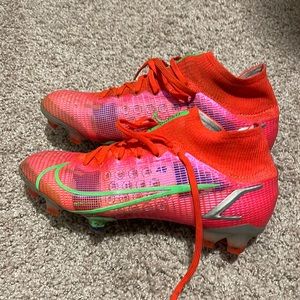 Like new worn only 3 times Nike cleats